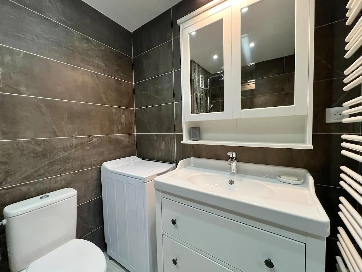 Beautiful 2 Rooms - Ac - Wifi - Near Palais Cannes 0*,  Frankrijk