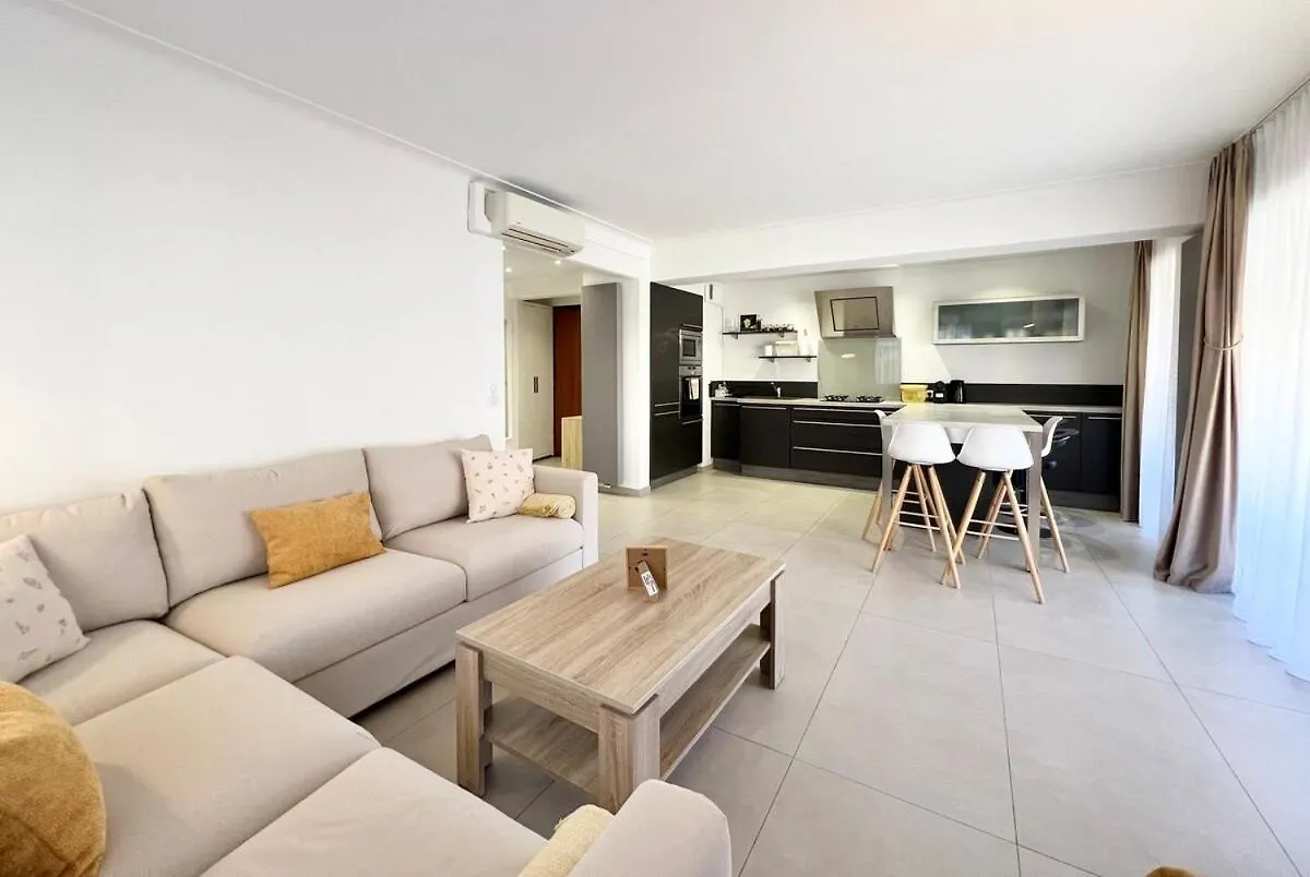 Beautiful 2 Rooms - Ac - Wifi - Near Palais Cannes France