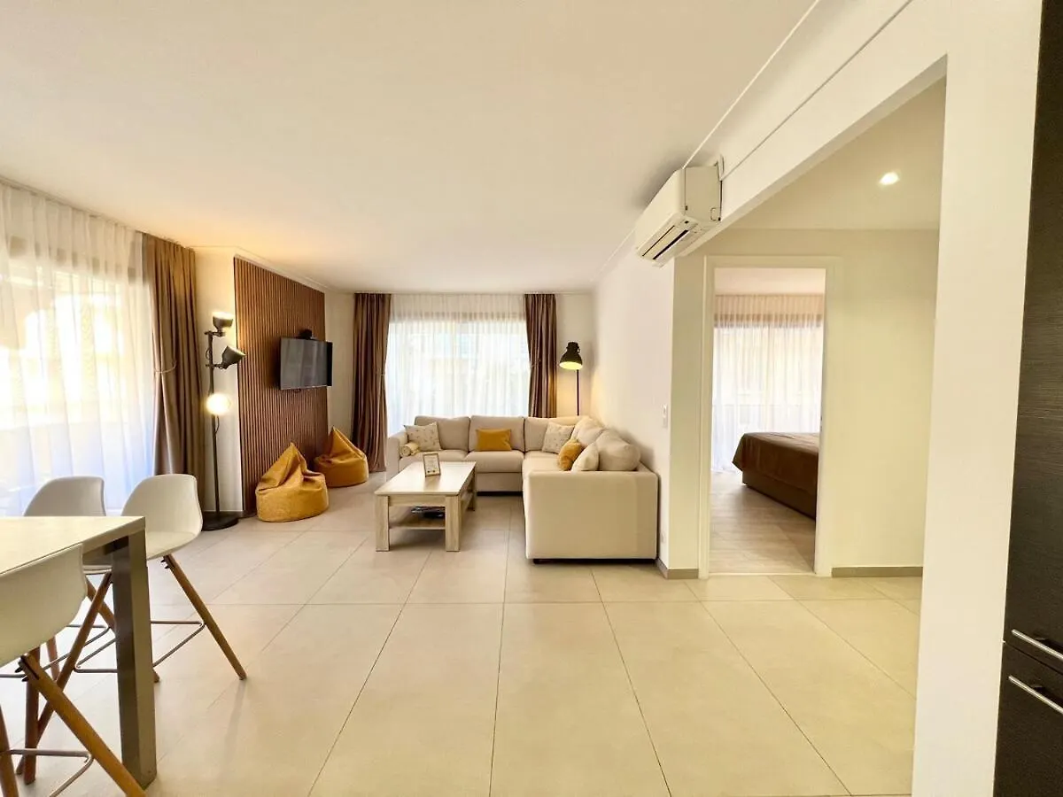 Beautiful 2 Rooms - Ac - Wifi - Near Palais Cannes 0*,  França